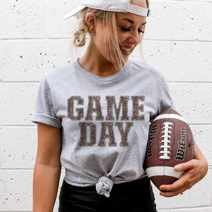 Online Exclusive | Leopard Print Gameday Graphic Tee in Gray